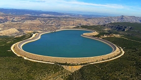 ¿Cuánta potencia firme y cuánta acumulación necesitan las energías renovables?