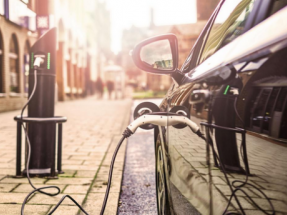 La Eurocámara pide recortar en un 40% las emisiones de coches para 2030 