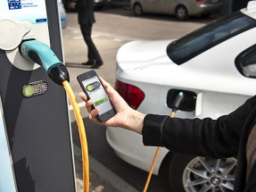 ¿Qué ocurre cuando un coche eléctrico español quiere recargar en Francia?