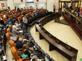 La Asamblea Nacional aprueba ampliar el plazo para beneficios fiscales a inversiones en renovables