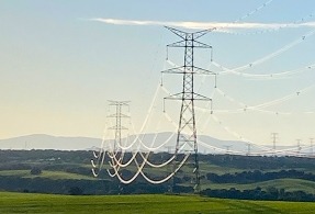 Alguien quiere subir el precio de la electricidad